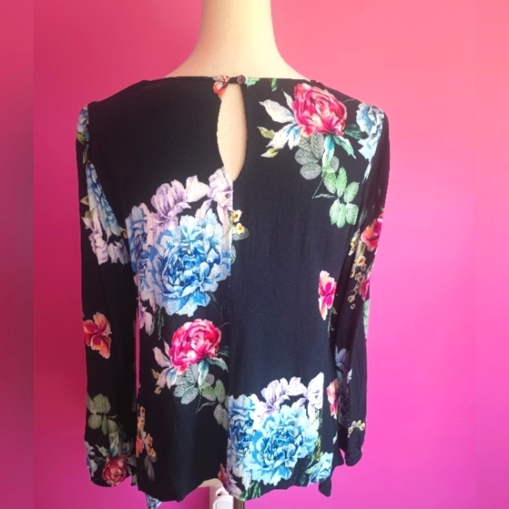 Karen Kane Ladies Multicolor Floral Assymetrical Long Sleeve Blouse (Size Small) - Picture 4 of 6